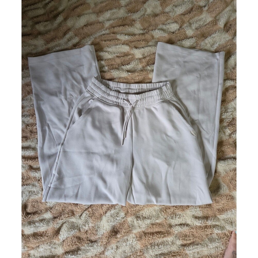 Size small Gillyhicks